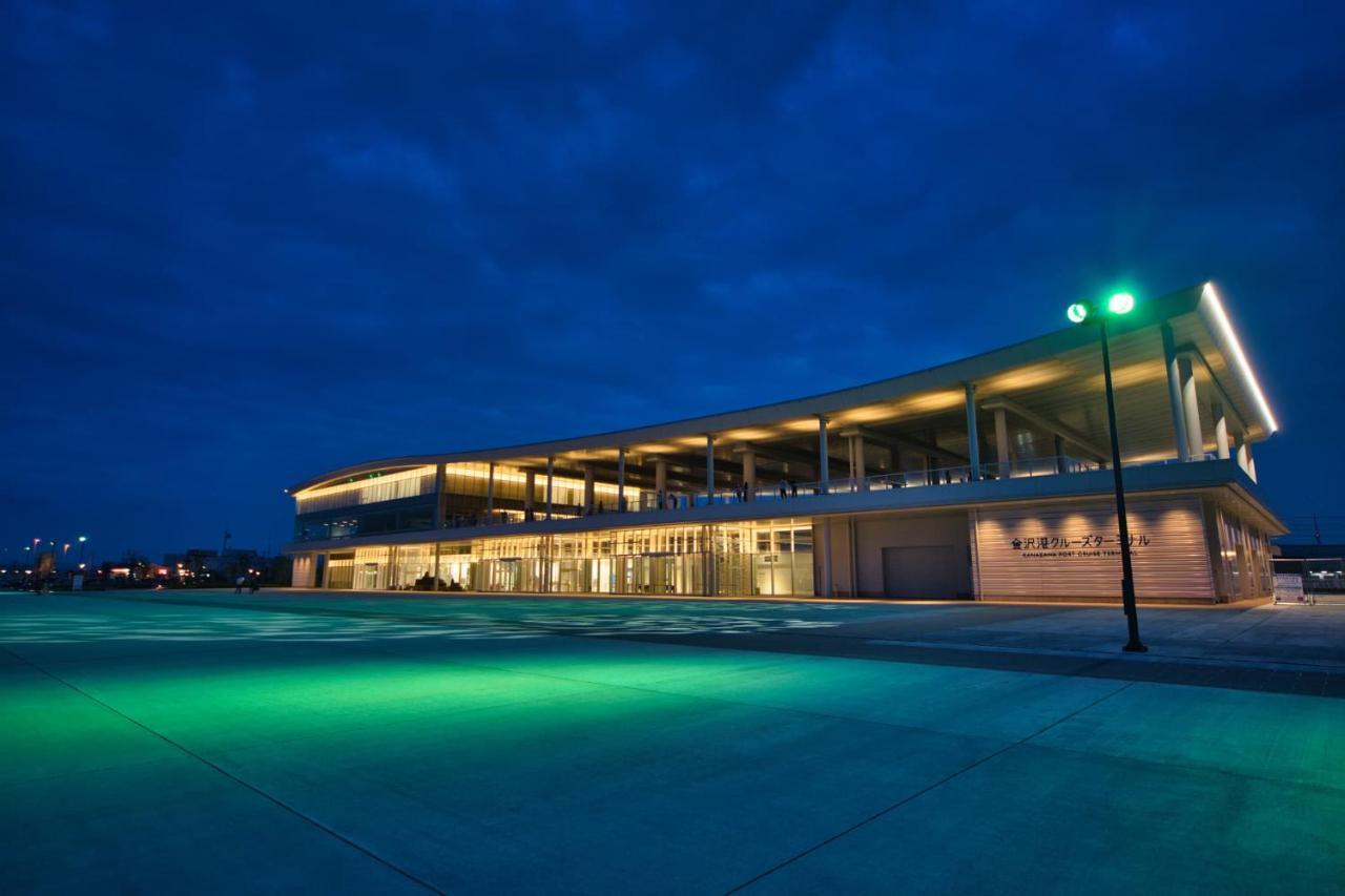 โรงแรมคะนะซะวะ โตกิว คานาซาว่า ภายนอก รูปภาพ The terminal at night